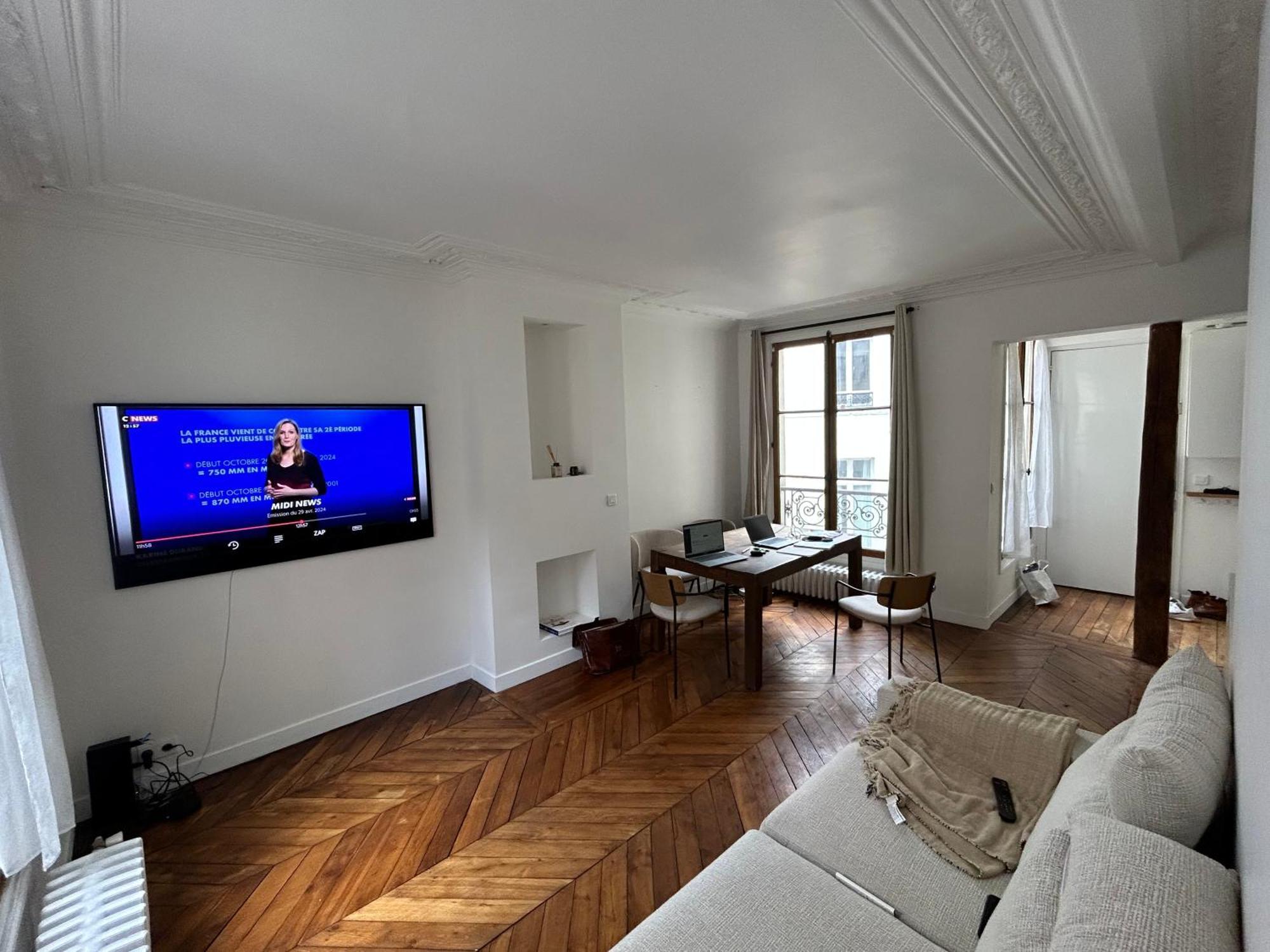 Typical Parisian Flat By Montmartre *